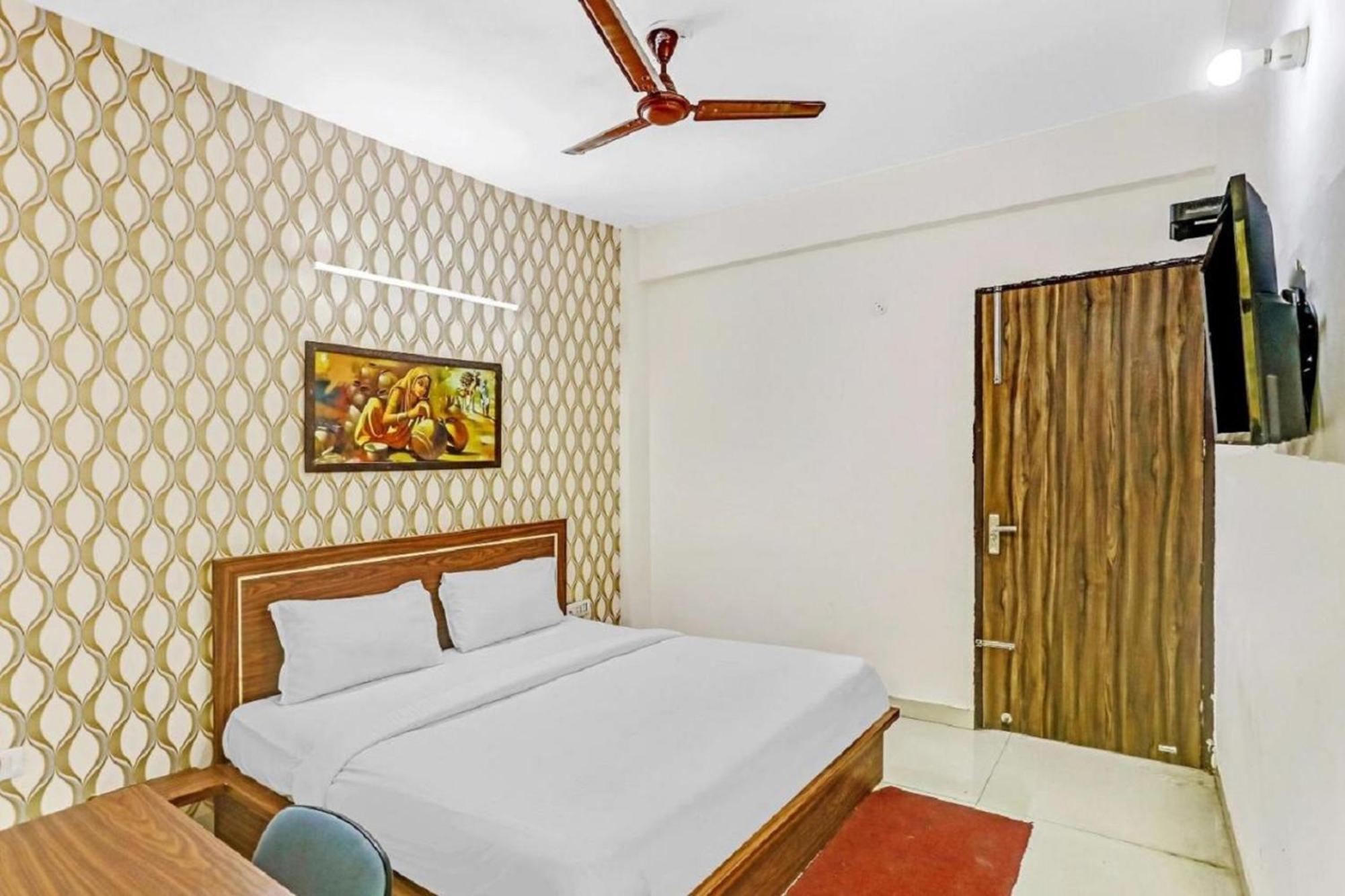 Hotel Noida Continental Exterior foto